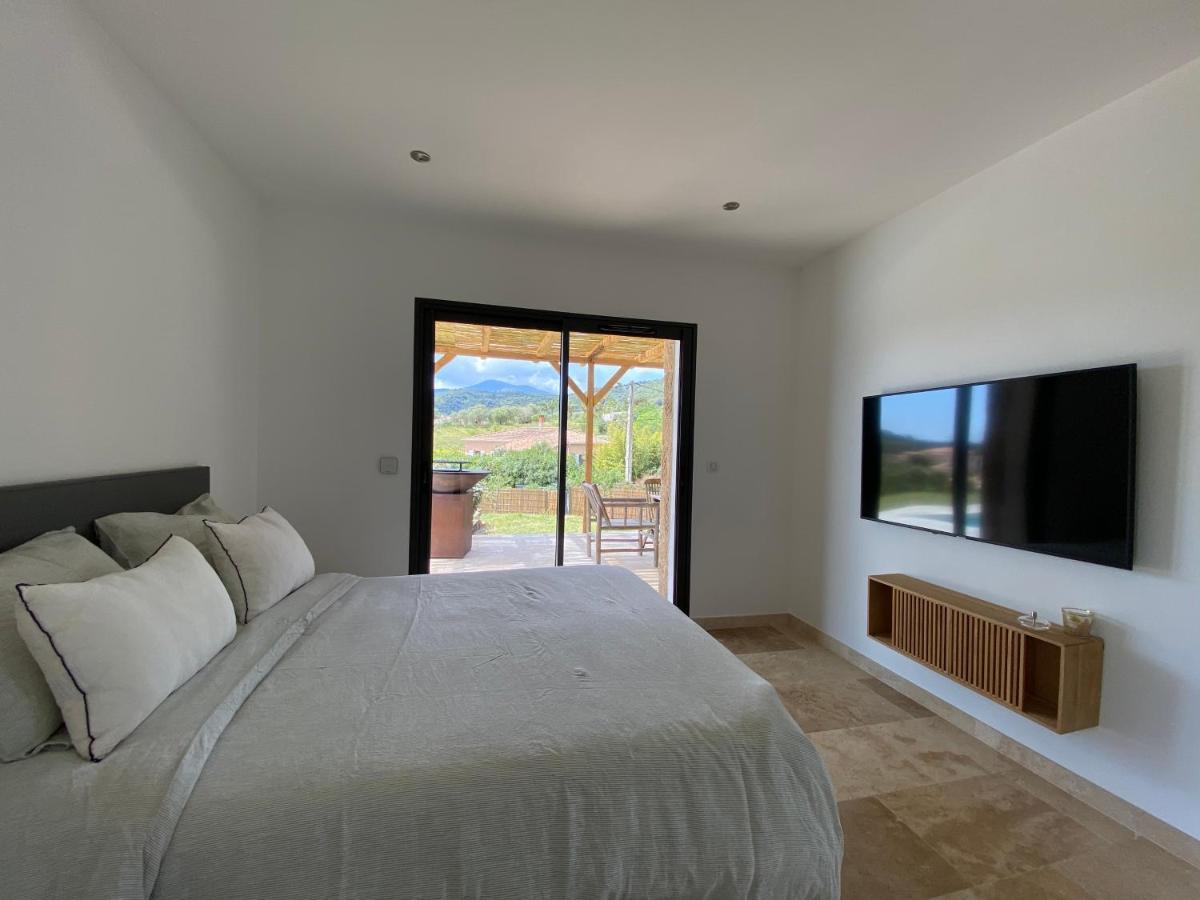 Villa de charme avec piscine à Ajaccio Alata Exterior foto