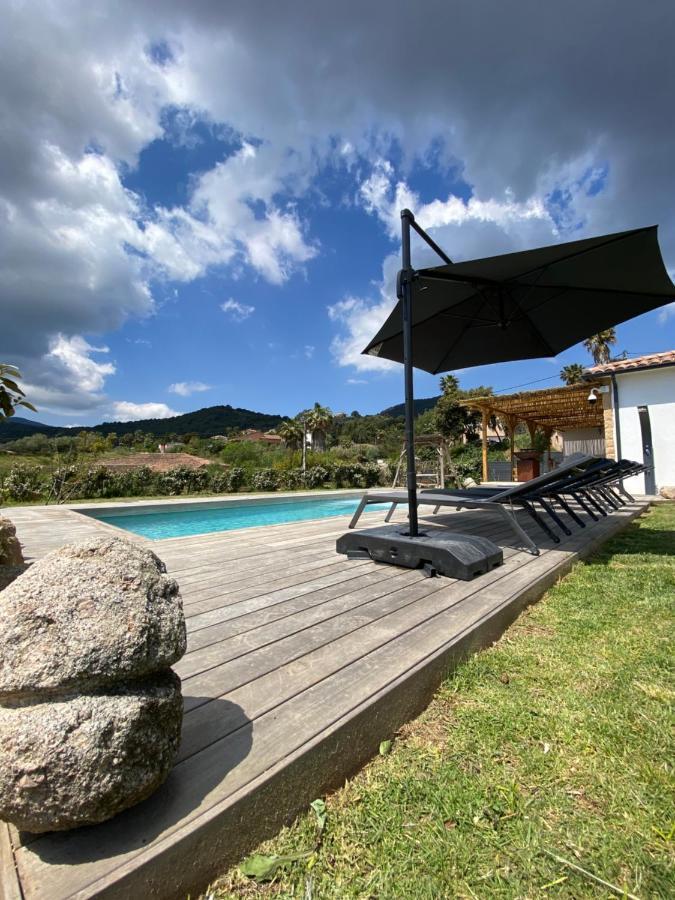 Villa de charme avec piscine à Ajaccio Alata Exterior foto